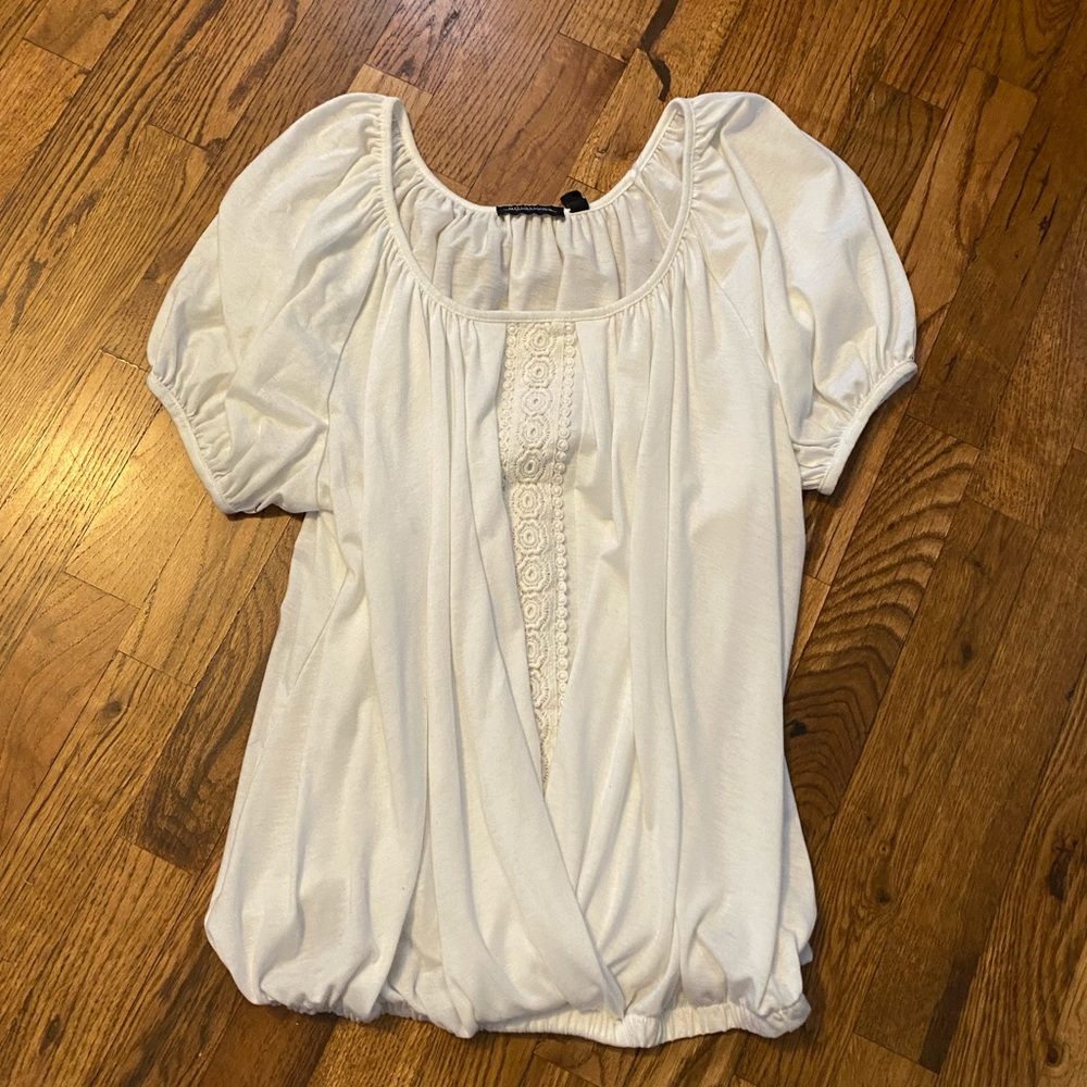 Short sleeve flowy shirt with lace